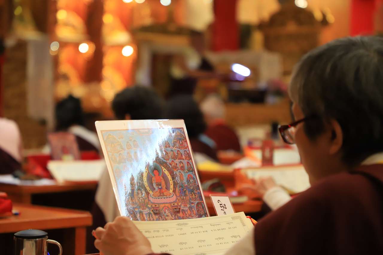 參加者精進修持自利頗哇