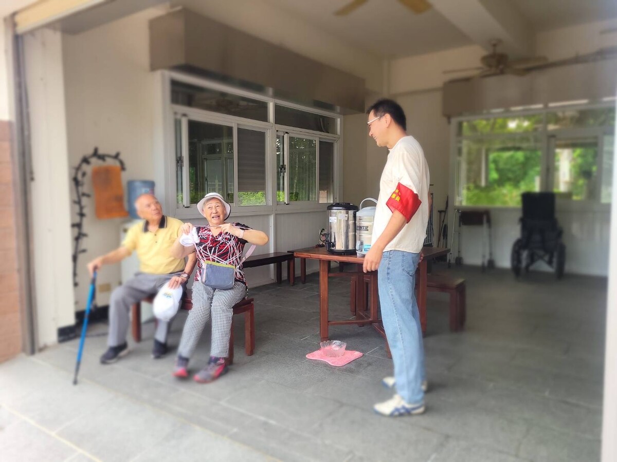 也有夫妻、朋友相伴,甚至個人獨旅,輕裝來訪。 也有夫妻、朋友相伴,甚至個人獨旅,輕裝來訪。